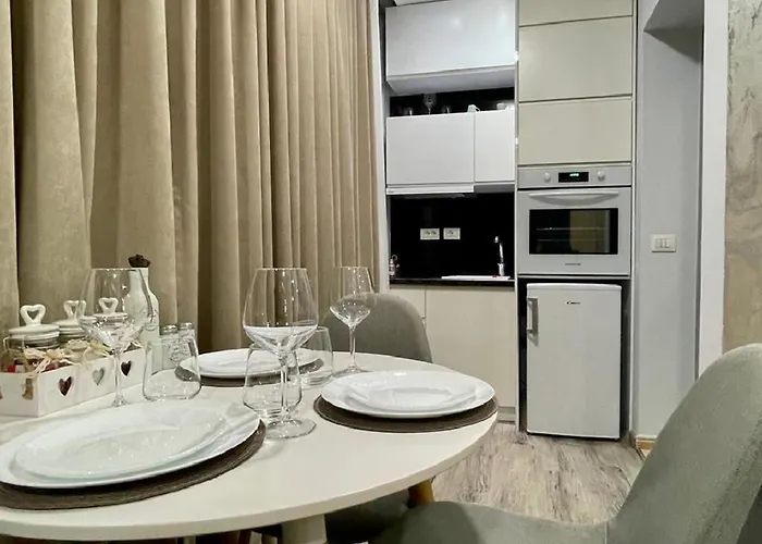 Cozy With Modern Amenities Apartamento Tirana