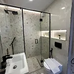 Lejlighed Cozy With Modern Amenities *