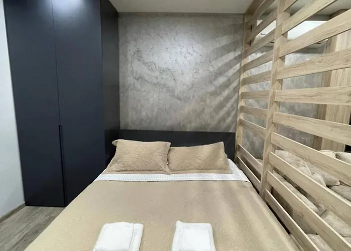 Cozy With Modern Amenities Appartamento Tirana